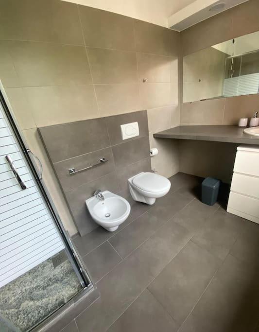 Nice House Luminoso Con Terrazzo غالاّراتي المظهر الخارجي الصورة
