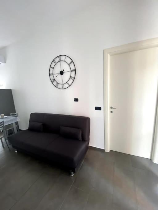 Nice House Luminoso Con Terrazzo غالاّراتي المظهر الخارجي الصورة